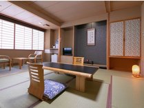 和室一例　畳でごゆっくりくつろげる和室も根強い人気がございます。