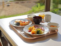 レストランからも、富士山または山中湖どちらかの眺めをご覧頂けます。