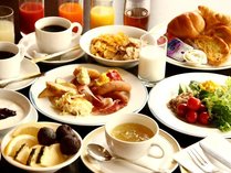 地元食材たっぷりのメニューが４０種類もある和洋の朝食バイキング。