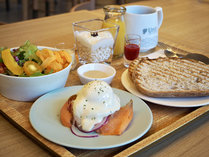 【朝食】サーモンとポテトのエッグベネディクト風セット　※イメージ