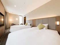 【客室】デラックスツイン・部屋広さ…32㎡・宿泊人数…1～2名・ベッド幅…140cm