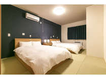 【寝室１】ダブルベッド２台のツインルームでゆったり♪
