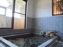 館内の単純泉は貸切風呂２室あります※ご宿泊の方は貸切無料、加水不可（保温カバー使用あり）