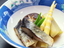 #ご夕食一例_山菜、きのこ、川魚など山の恵みが盛りだくさんの手作り料理。　　