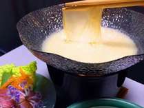発芽大豆豆乳鍋♪まずは生湯葉！朝食人気のひと品！