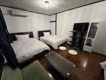 RoomNo３　ダブルベッド×２　シングル二段ベッド