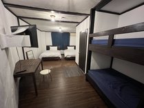 RoomNo５　ダブルベッド×２　シングル二段ベッド