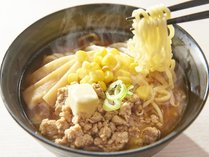 【朝食】北海道といえば札幌味噌ラーメン！麺は道産子の定番もっちり食感の「西山製麺」を使用。