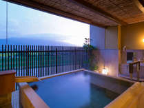 ◆特別室-由布-露天風呂◆特別室の中では洗い場を広く設計しております。
