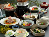 山菜や地場野菜など魚沼産にこだわった素材＆日本海の新鮮な魚介類をたっぷりと取り入れたお料理