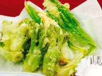 旬の味わい、春の訪れ…　山菜の天ぷら