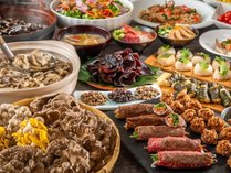 北関東の食文化や季節の食材を取り入れ、この地域ならではのメニューをビュッフェ形式で提供いたします。
