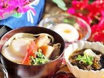 【朝食バイキング一例】沖縄県民にも好評！沖縄出身の料理長が作る沖縄料理メインの朝食。