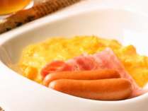 【洋朝食】スクランブルエッグ、ベーコン、ソーセージ