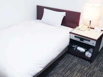 ・【シングルルーム】ベッド幅はセミダブルサイズの120cmでゆったり♪