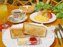 *朝食例：洋食/トースト・サラダなどをご用意いたします。