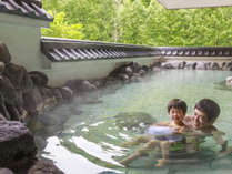 露天風呂からは北湯沢の景色をお楽しみください