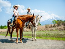 富士山をバックに記念撮影も