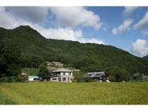 綺麗な空気、美味しい水。閑静な田園地帯に佇む当宿。