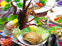 *伊勢海老、サザエ、あわびを満喫する夕食一例。駿河湾の海の幸をご堪能下さい。