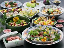 【3～5月】卓袱【白鷺】長崎和牛と彩野菜のサラダ仕立てと新鮮魚介盛り合わせ、鮑と海老の天婦羅など。