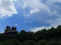 ■ホテルからの熊本城の眺望／夏