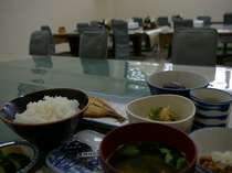 食堂イメージと和食の一例