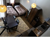 キッチン付きのお部屋は、1階にシングルベッド2台、2階にセミダブルベッド2台をご用意しております。