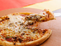 【夕食一例】クアトロフォルマッジ（4種のチーズ）ピザ