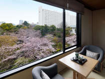 和室Ｂタイプ（眺望イメージ）お部屋の窓一面から四季折々の日本庭園花をお楽しみください。