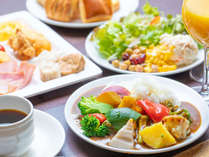 【朝食】和・洋・アジアン料理で満たされる朝食バイキング