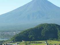 Ａ棟から眺めた夏富士の様子
