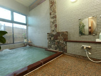 【温泉】大浴場は男女入替制・身体の心からポカポカになり湯ざめしにくいのが特徴です