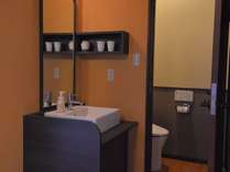 別館の客室は全て、洗面所・洗浄付トイレが完備しております。