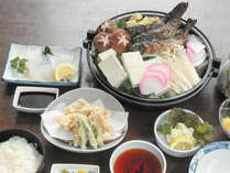 【夕食一例】地元でとれた野菜や川魚を使った素朴なお料理をご賞味ください