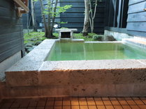  【TypeA】TypeAだけの贅沢な露天風呂。神の湯といわれる自然湧出の温泉に何度でも浸る至高のひととき。