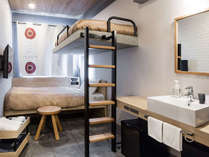 A　laise２～2段ベッド１台・ベッドサイズ上段：800×1950・下段：1000×1750/全室バス・トイレ共用
