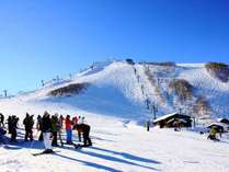 【周辺】八方尾根スキー場。雄大な北アルプスの山々の眺望と白馬屈指の積雪量を誇るビッグゲレンデ！