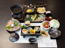 *【会席料理一例】新鮮な海の幸など、旬の味覚をご賞味ください