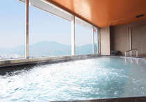 【大浴場】東山三十六峰を感じる大浴場はここだけのプレミアムな空間です♪