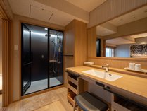 上層階7階【和洋室】洗面台とシャワーブース（一例）※浴槽はありません。　