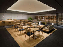 「kanra　lounge」の空間は夜はバーとして京都のゆっくりとした時間を演出いたします。