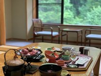 【お部屋食イメージ】趣きある懐石を中心に、四季の旬、山海の珍味、洋食、郷土の実りを巧みにアレンジ。