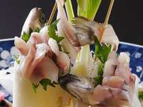 清流の岩魚の姿造りは当館名物。幻の魚とも言われその味・希少性ともに大変人気です。（盛りつけ例）