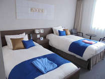 *お部屋一例／各室1台のベッドは電動リクライニングベッドを設置しております。　