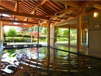 天然温泉の大浴場：露天風呂
