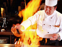 近江牛鉄板焼　荒尾シェフ／長年の経験で培ったセンスで新たな世界観を表現した料理を提供しております。
