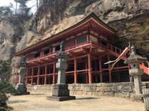 坂上田村麻呂が蝦夷（えぞ）平定の際、京の清水寺を模して建立された毘沙門堂。