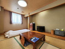 #和室7・5畳～8畳　安心できる和室のお部屋でごゆっくりとおくつろぎください。