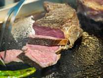 【つまごいプレミアムビュッフェ】国産和牛の超・厚切りステーキ